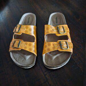 Cute yellow sandals - Maurice's brand - size 9M